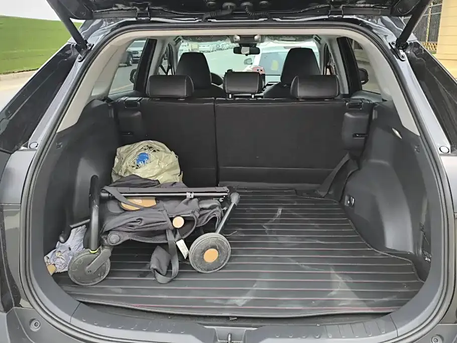 Toyota RAV4 — фото 3
