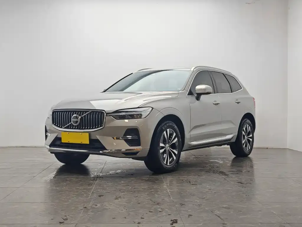 Volvo XC60 — фото 1
