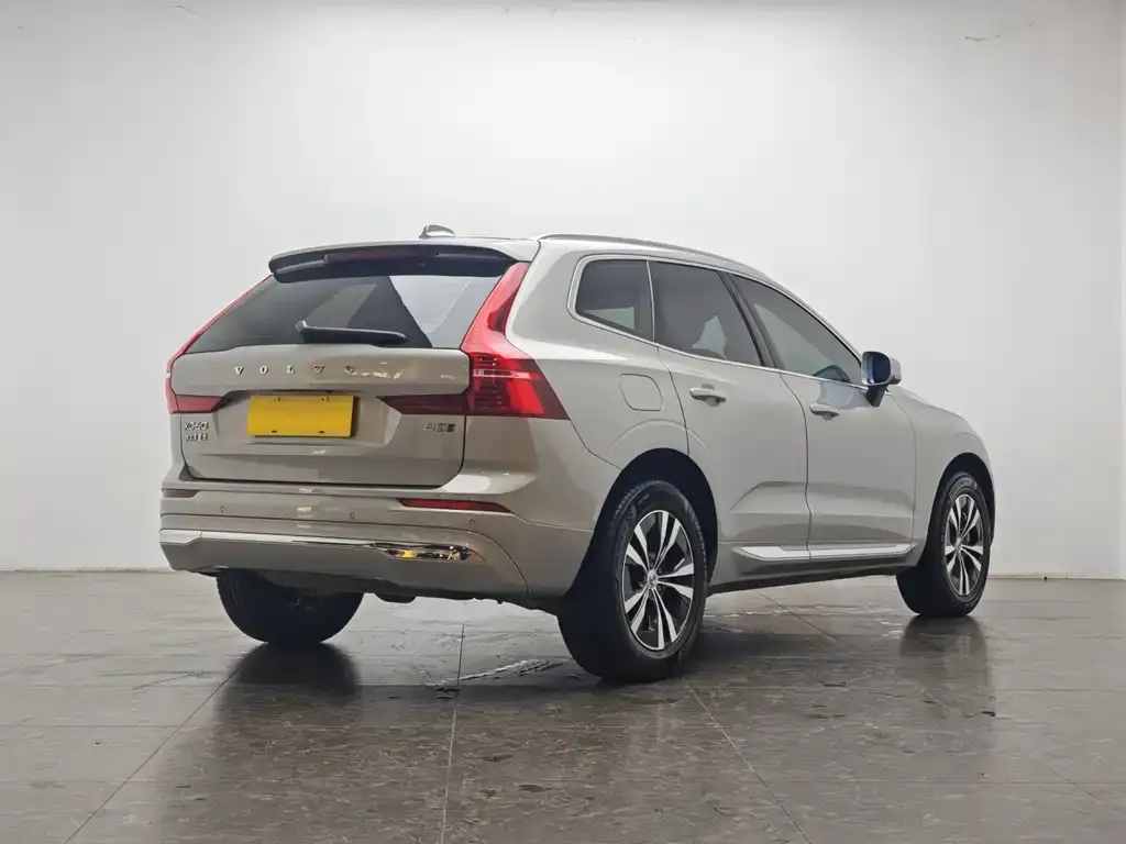 Volvo XC60 — фото 2