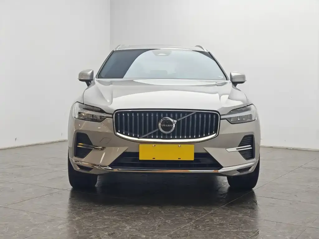 Volvo XC60 — фото 7
