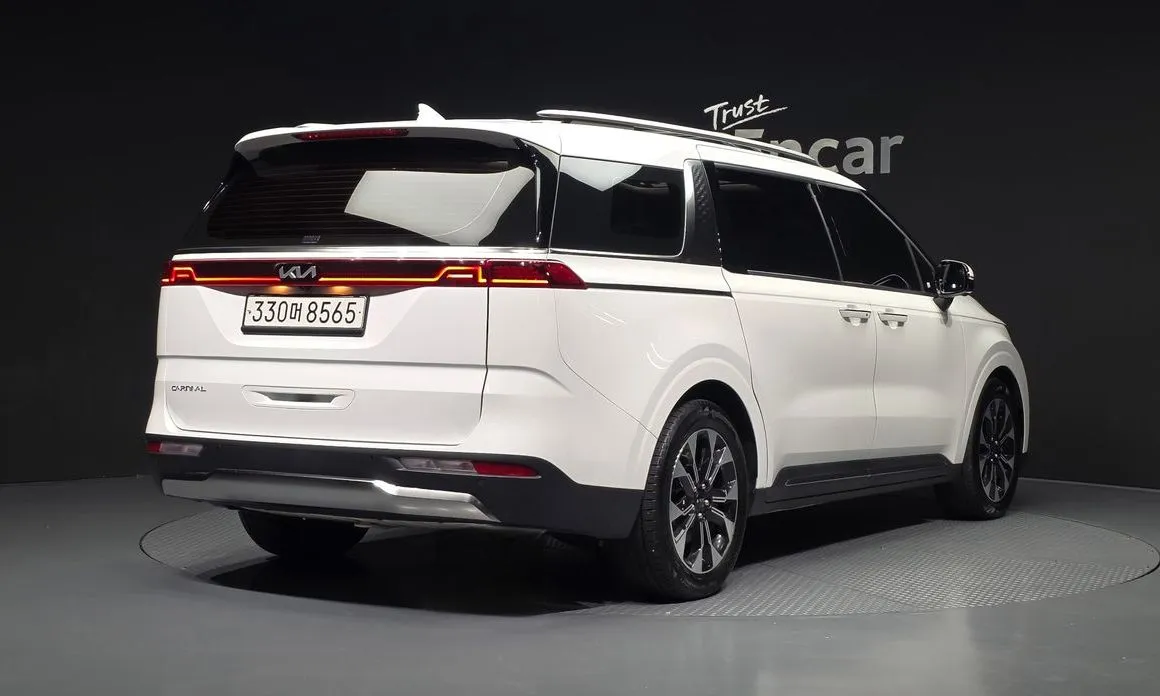 Kia Carnival — фото 3