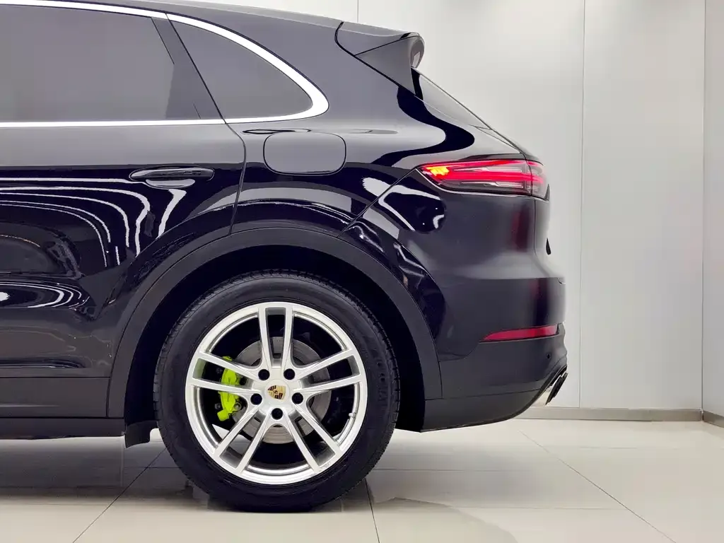 Porsche Cayenne Hybrid — фото 8