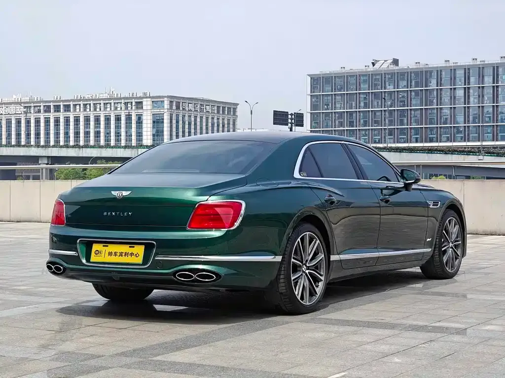 Bentley Flying Spur PHEV — фото 8