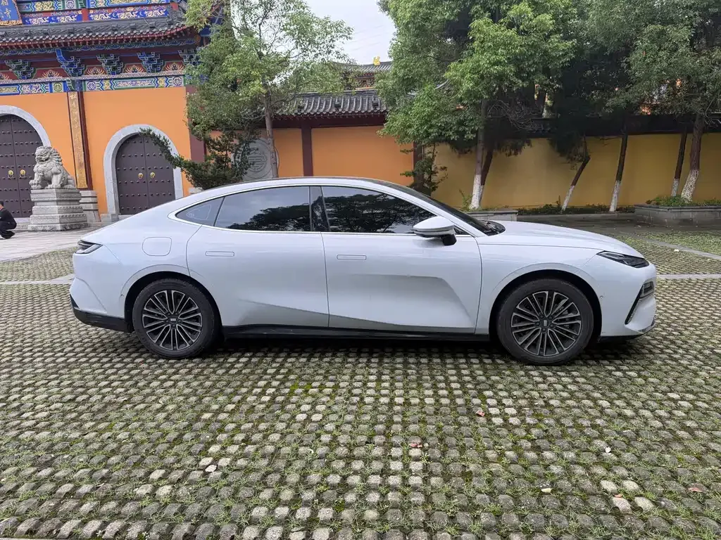 Geely Galaxy Xingyao 8 2025 из CN, фото 7
