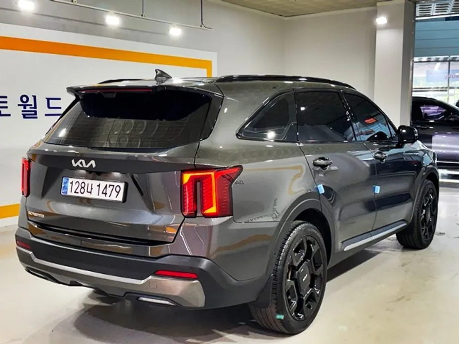 Kia Sorento — фото 8