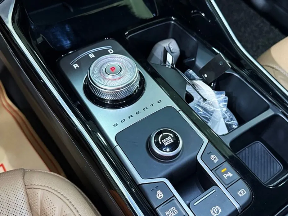 Kia Sorento — фото 10