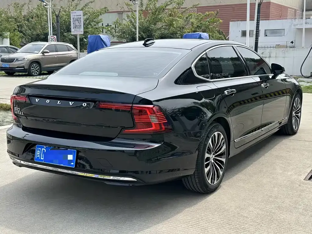 Volvo S90 — фото 3