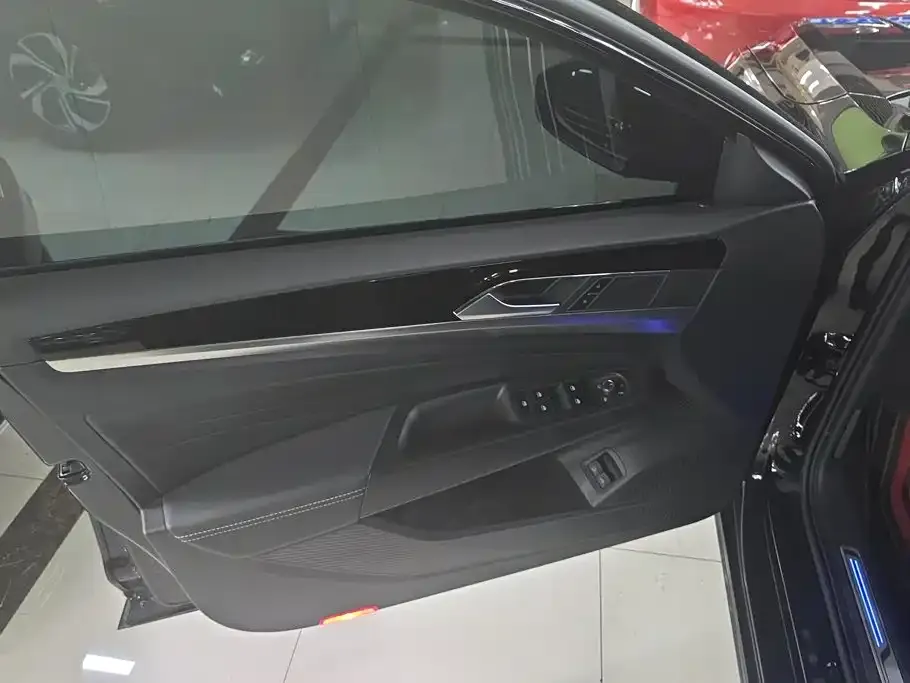 Volkswagen 帕萨特插电混动 — фото 2