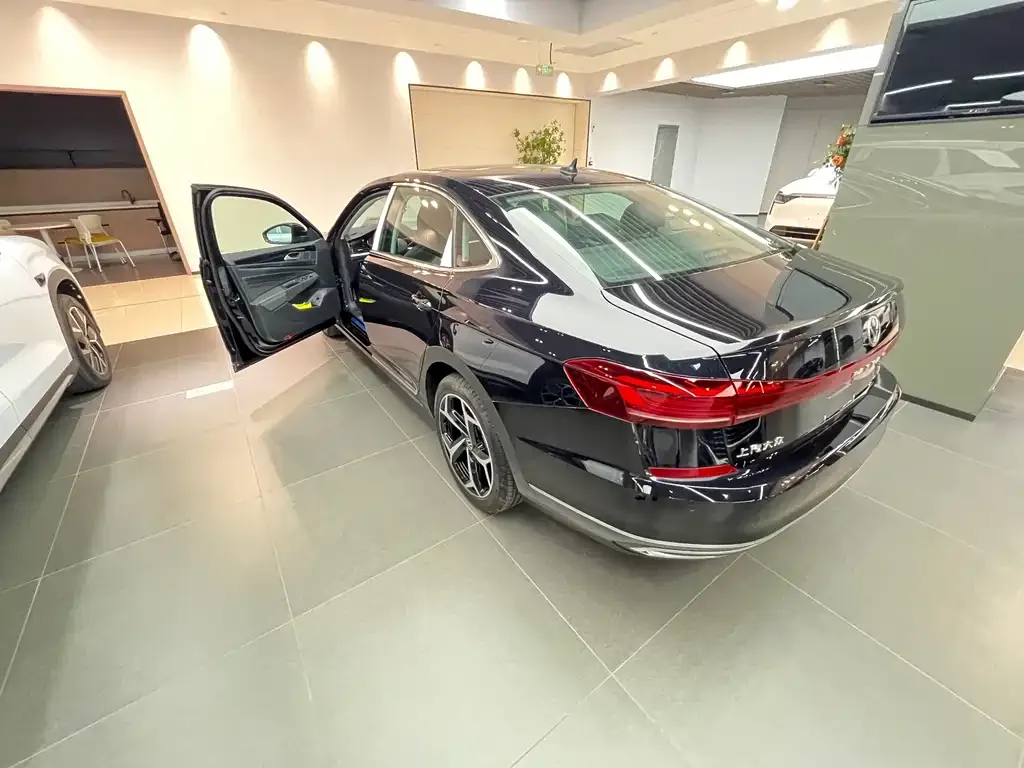Volkswagen Passat — фото 9