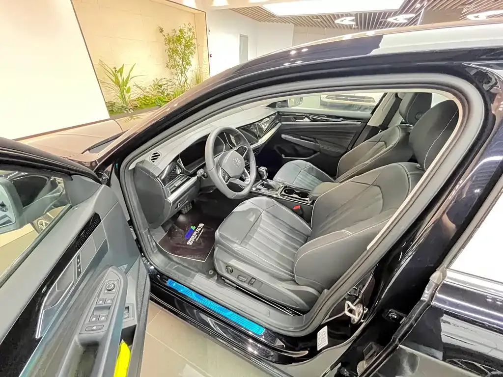 Volkswagen Passat — фото 8