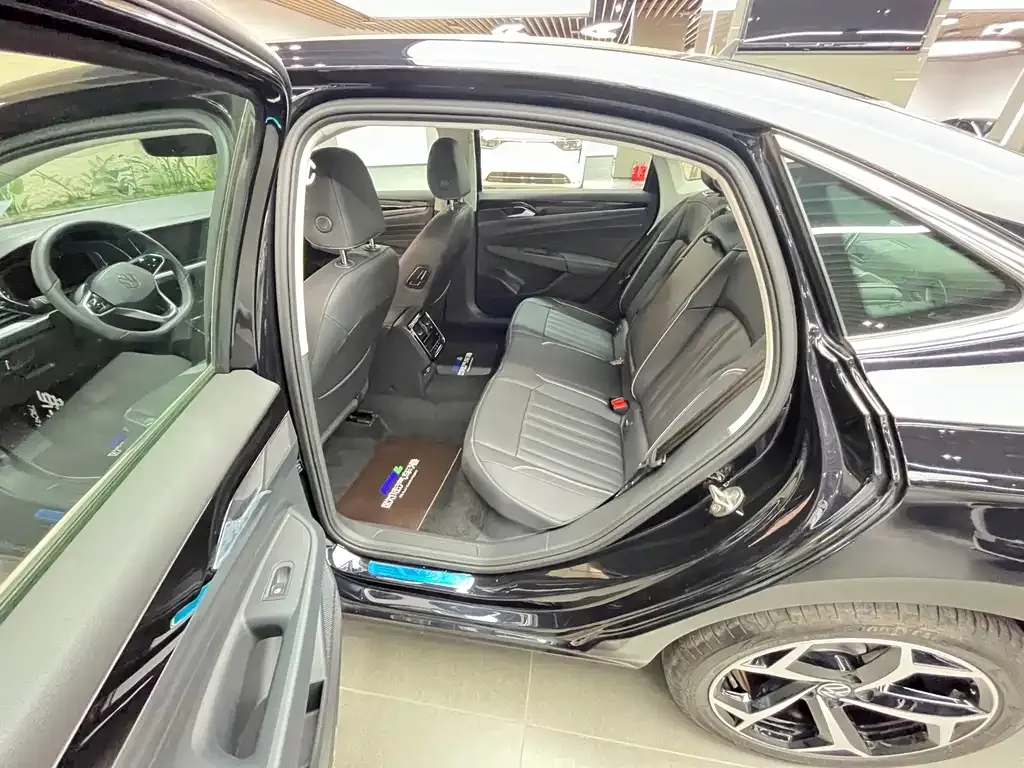 Volkswagen Passat — фото 5