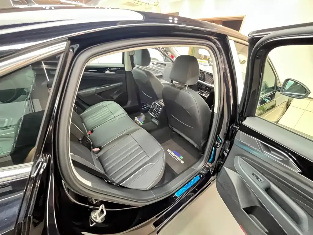 Volkswagen Passat — фото 2
