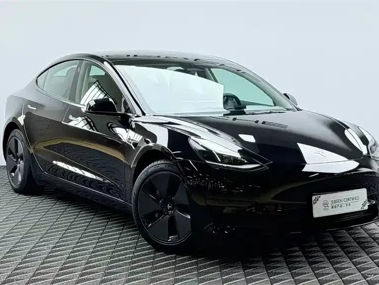 Tesla Model 3 — фото 7