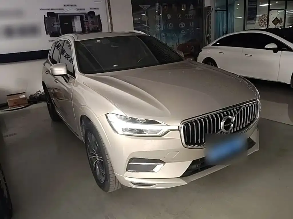 Volvo XC60 — фото 6