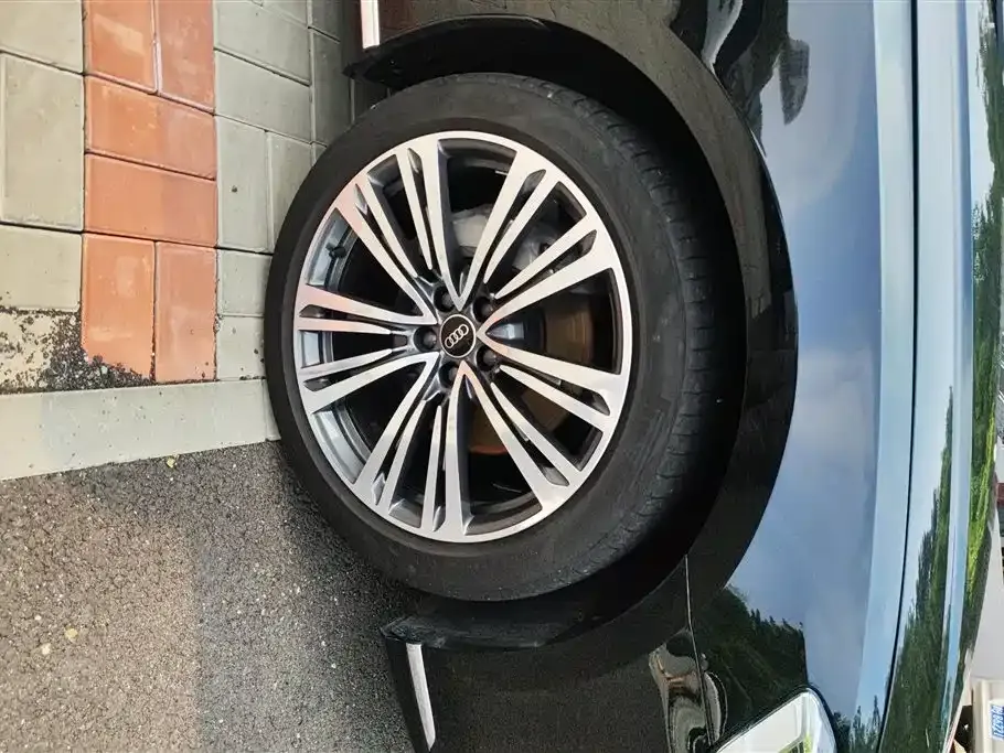 Audi A8 2024 из CN, фото 2