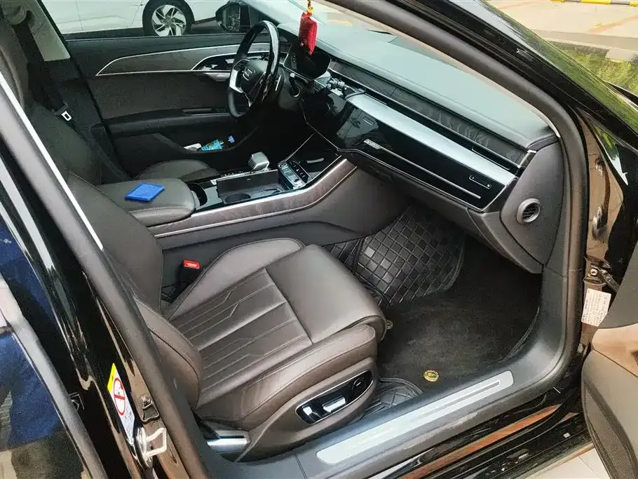 Audi A8 2024 из CN, фото 6