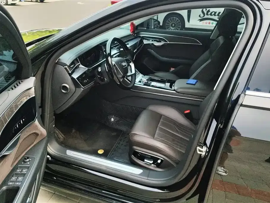 Audi A8 2024 из CN, фото 5