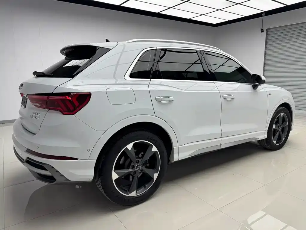 Audi Q3 — фото 4