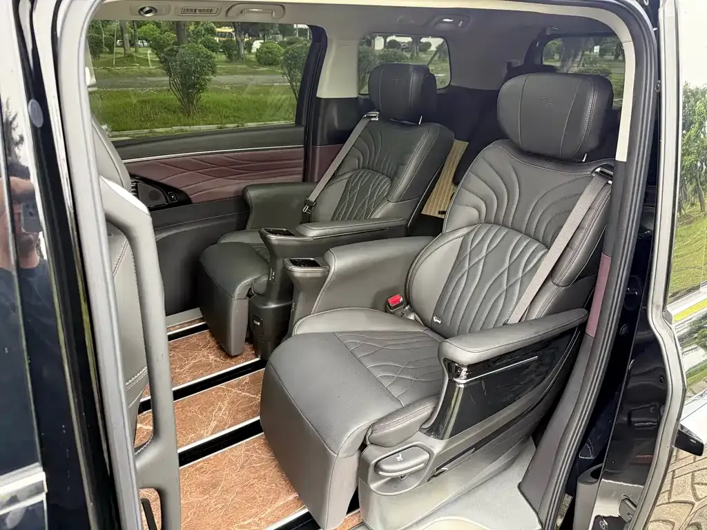 GAC Motor Trumpchi M8 — фото 2