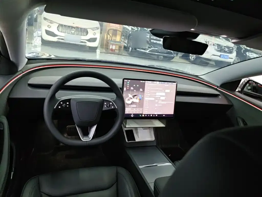 Tesla Model 3 — фото 3