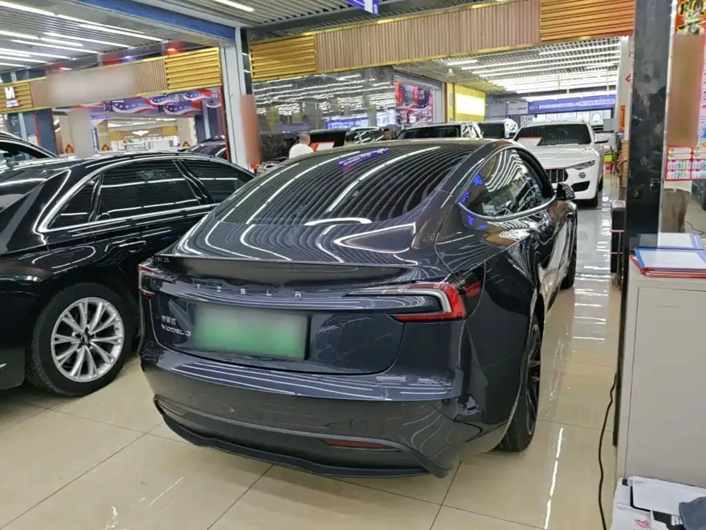 Tesla Model 3 — фото 6
