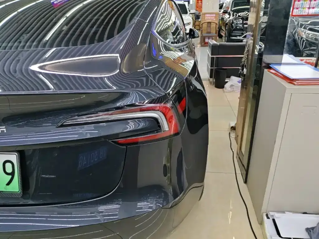 Tesla Model 3 — фото 5