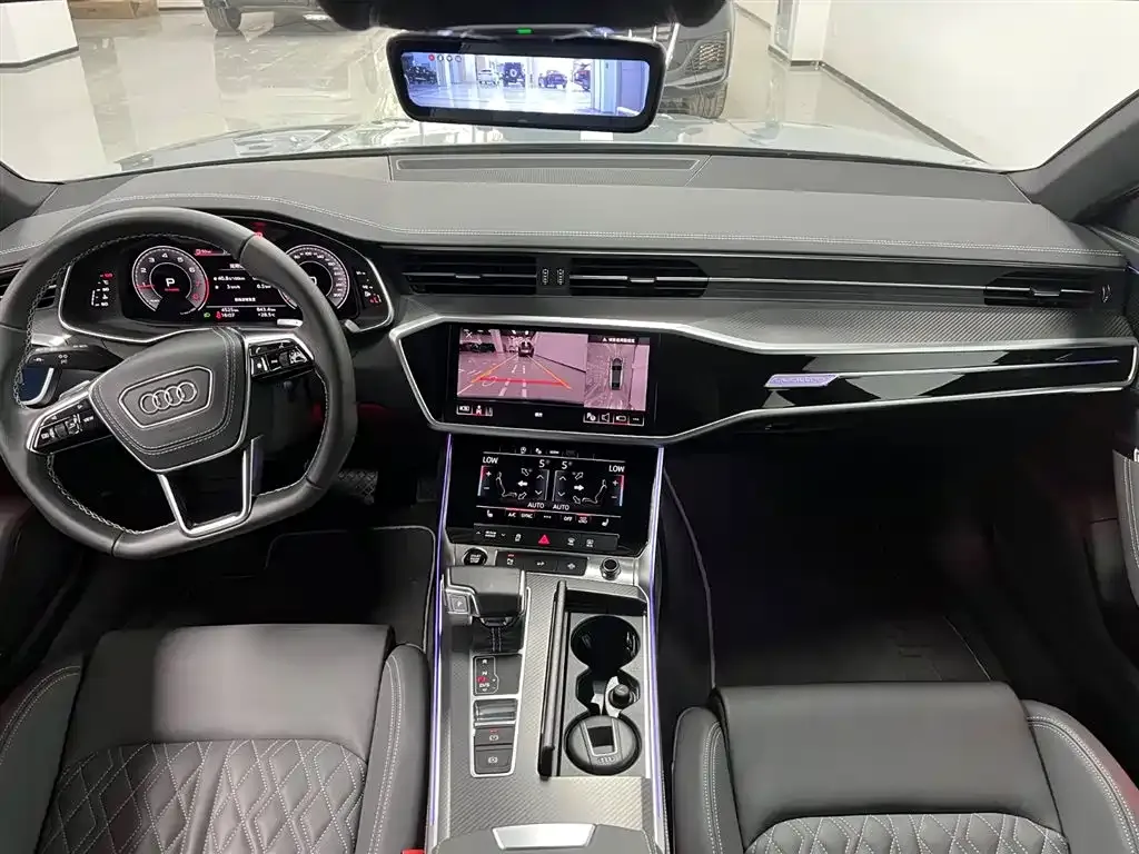 Audi A7L — фото 8