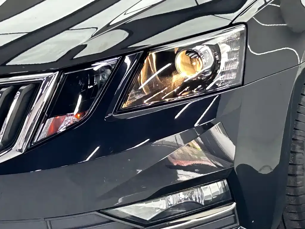 Skoda Octavia — фото 5