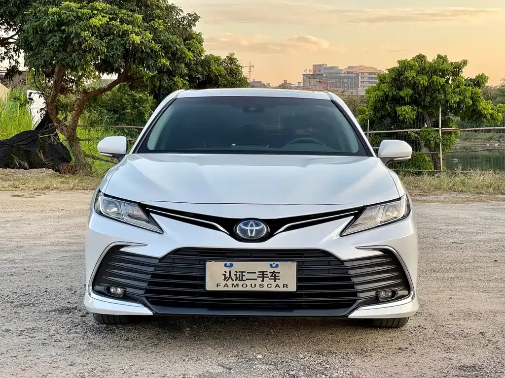 Toyota Camry — фото 8