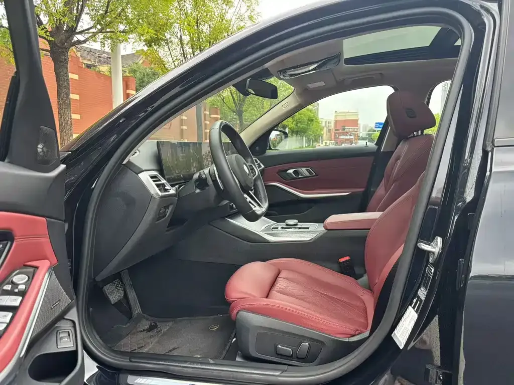 BMW 3 Series 2024 из CN, фото 8