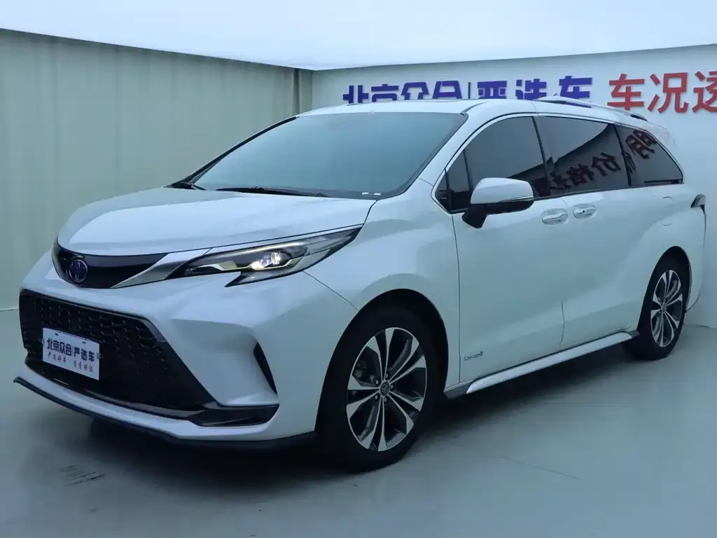 Toyota Granvia — фото 1