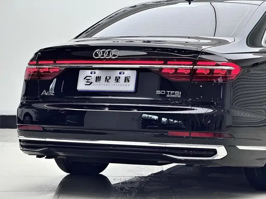 Audi A8 — фото 8