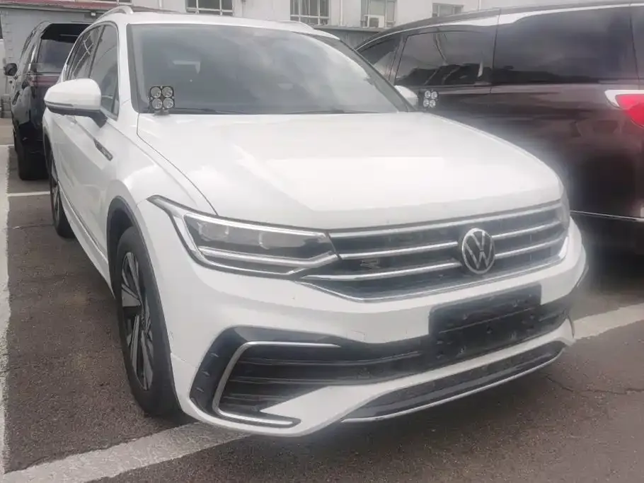 Volkswagen Tiguan L — фото 6
