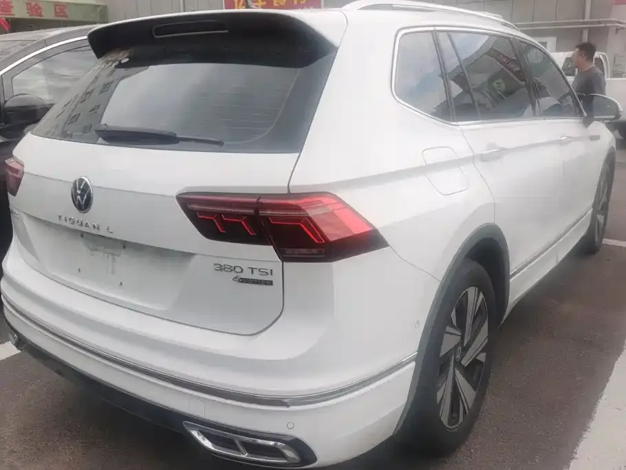 Volkswagen Tiguan L — фото 8