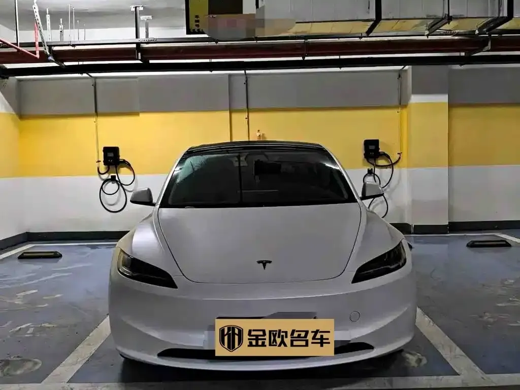 Tesla Model 3 — фото 1