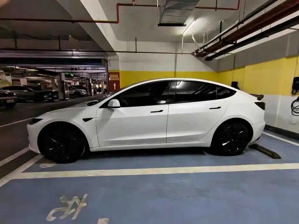 Tesla Model 3 — фото 3