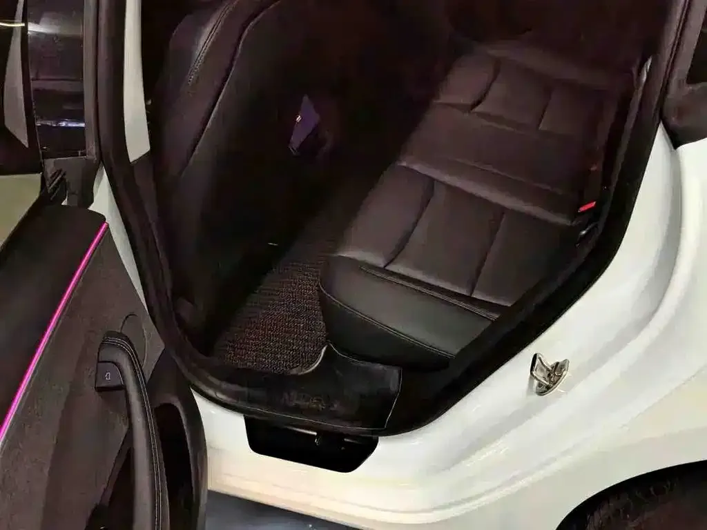 Tesla Model 3 — фото 4