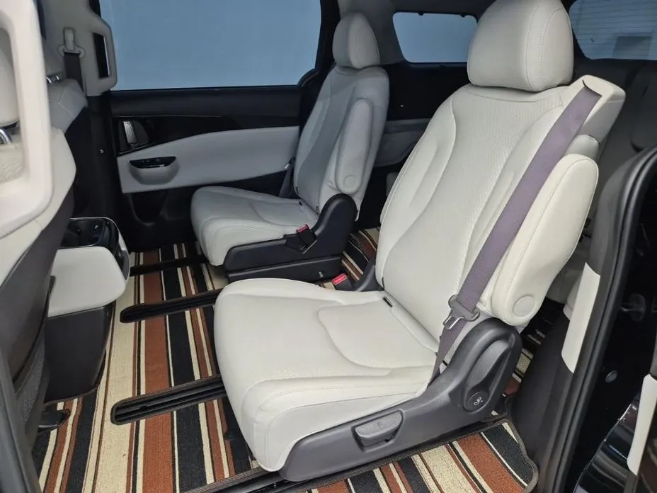 Kia Carnival — фото 10
