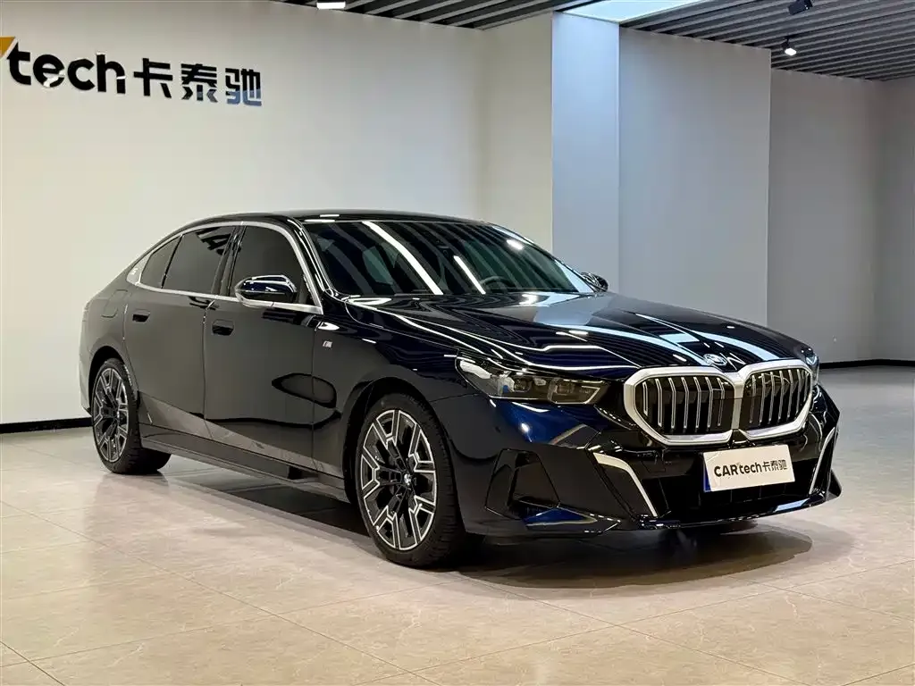 BMW 5 Series — фото 10