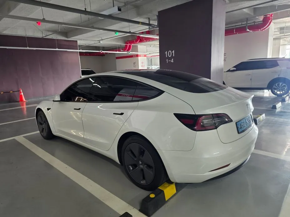 Tesla Model 3 — фото 8