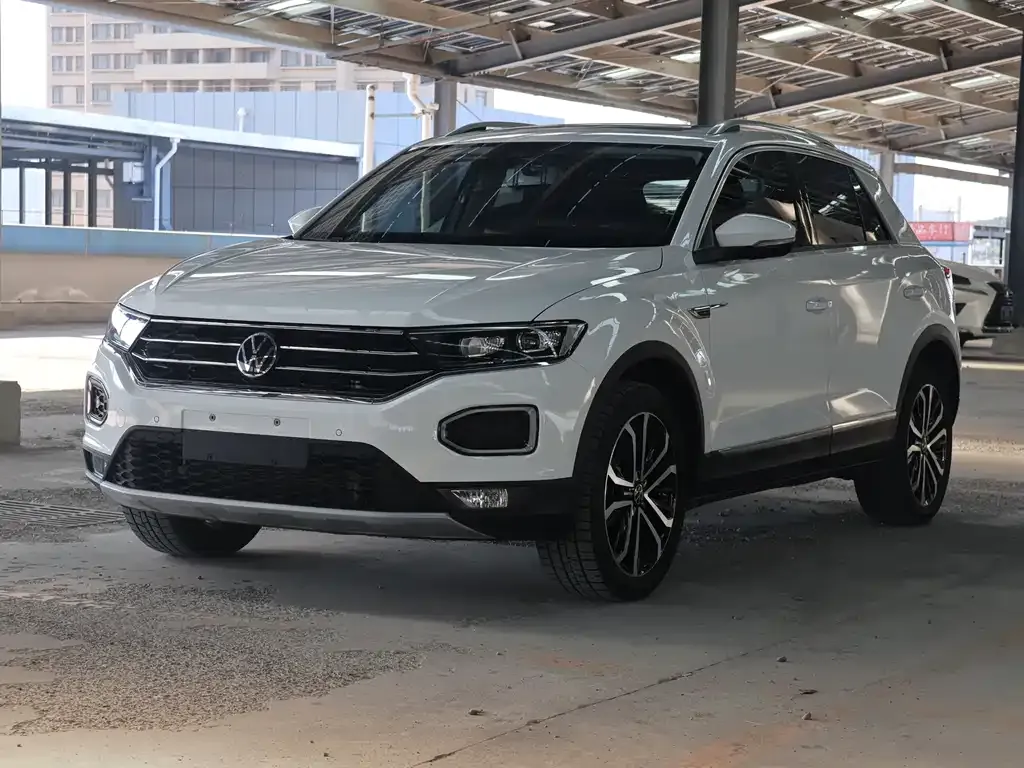 Volkswagen T-Roc — фото 1
