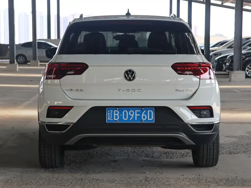 Volkswagen T-Roc — фото 9