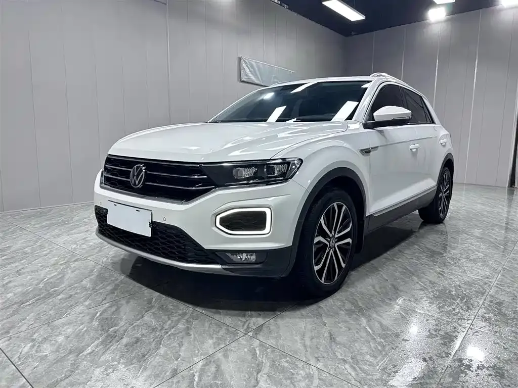 Volkswagen T-Roc — фото 1