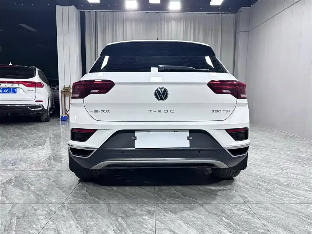 Volkswagen T-Roc — фото 2