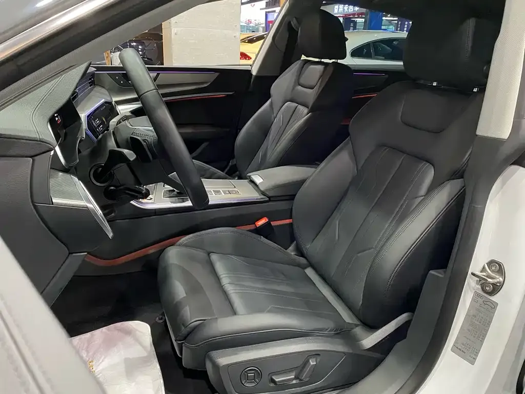 Audi A7 2021 из CN, фото 6