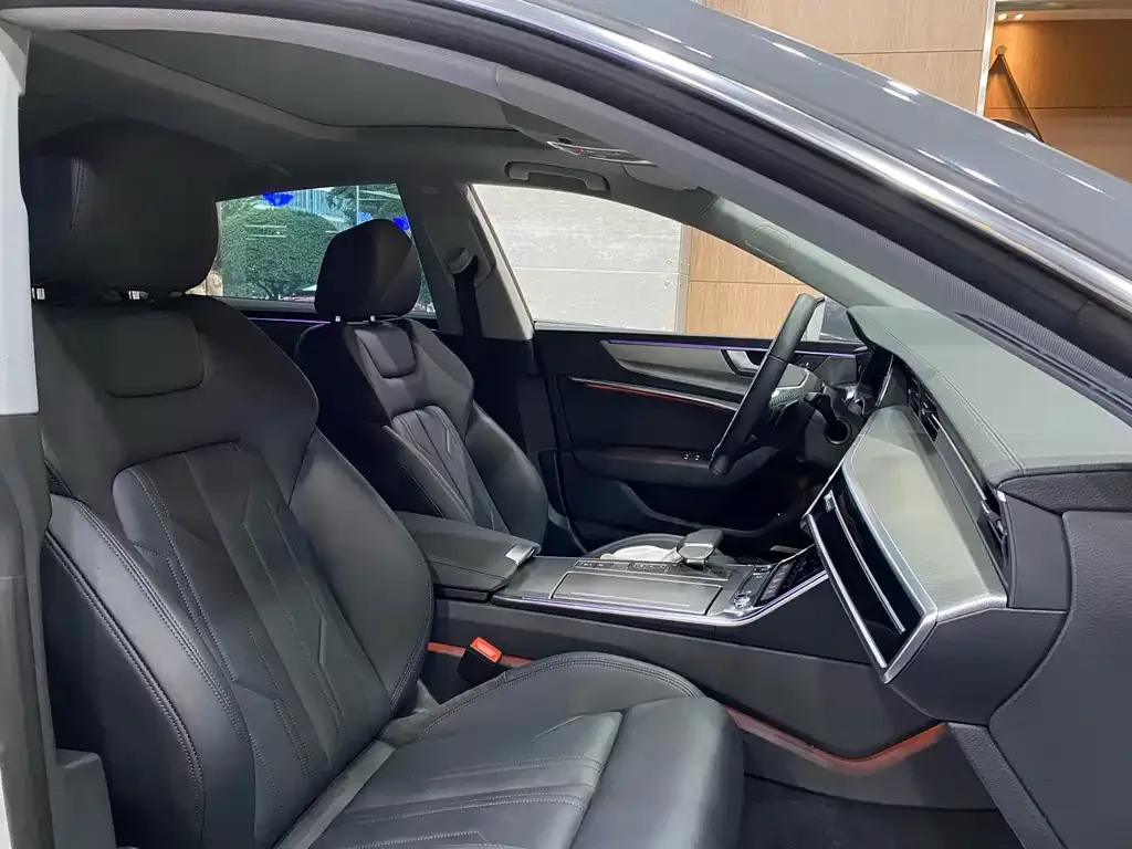 Audi A7 2021 из CN, фото 3