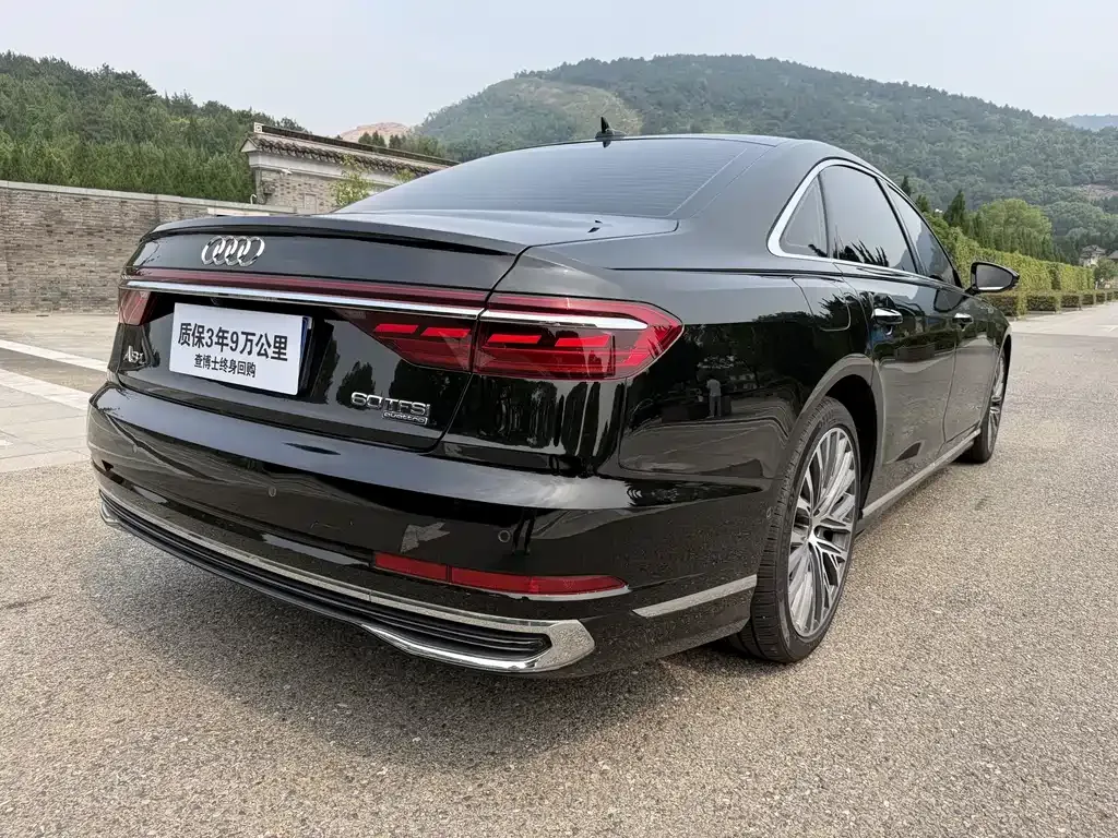 Audi A8 — фото 7