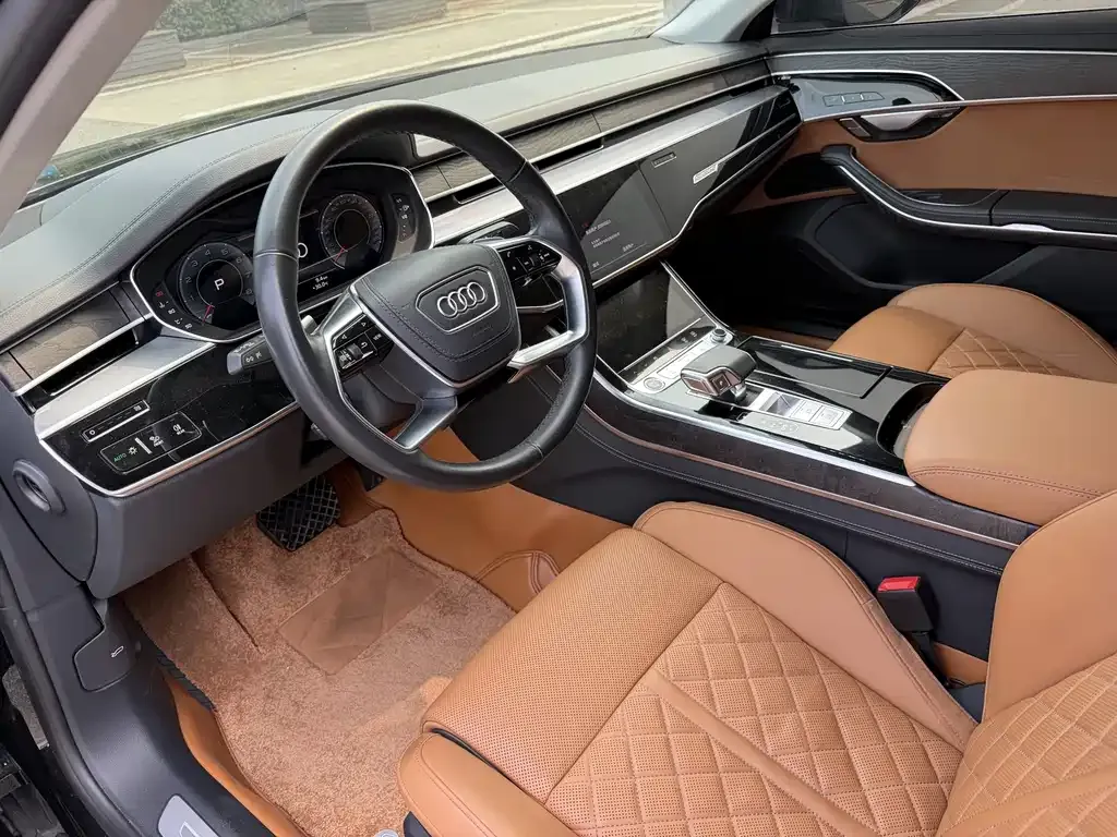 Audi A8 — фото 9