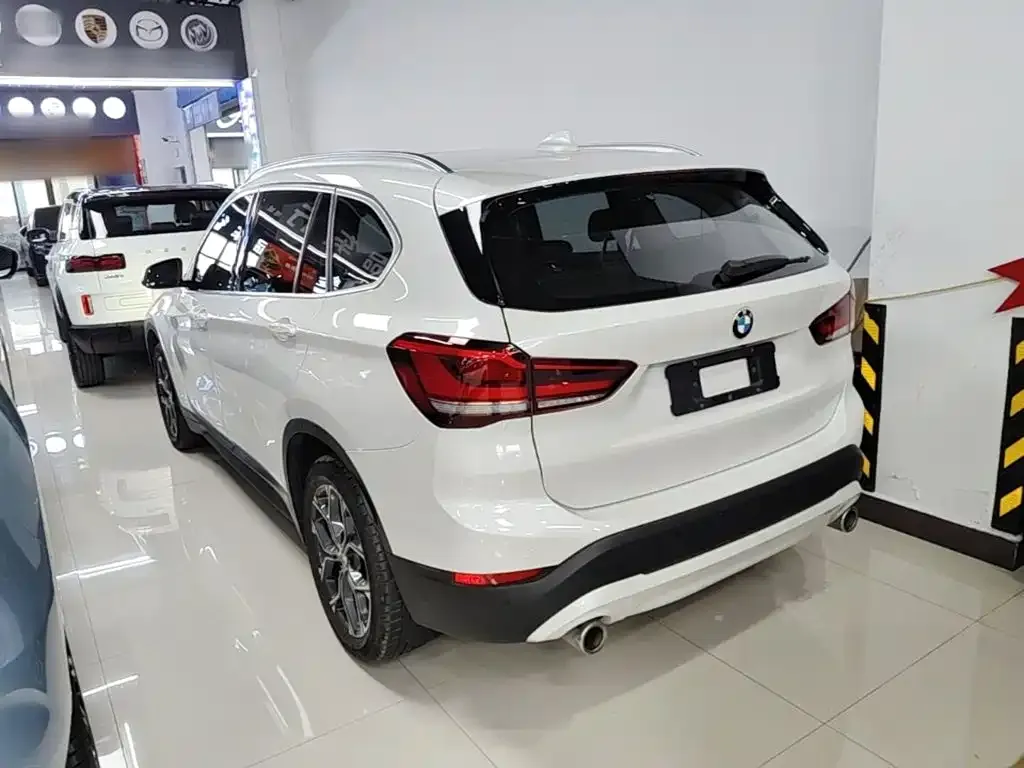 BMW X1 — фото 5