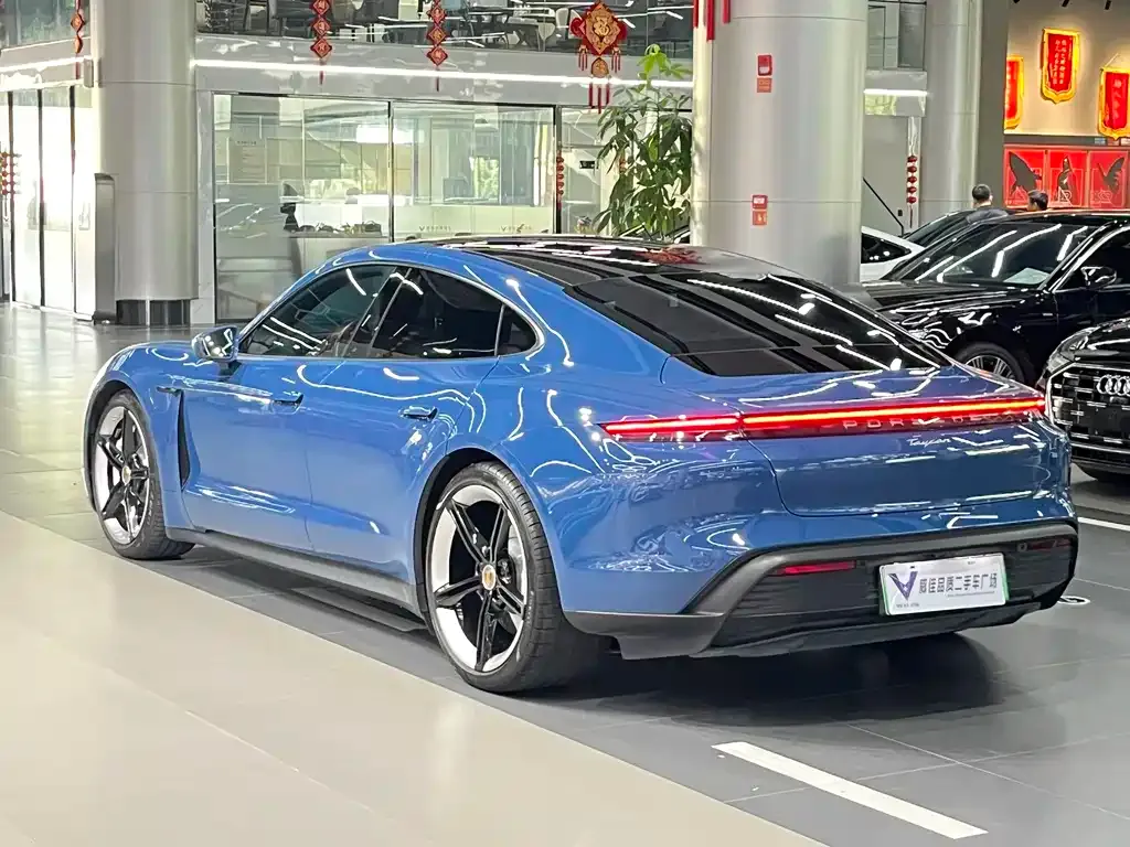 Porsche Taycan — фото 8
